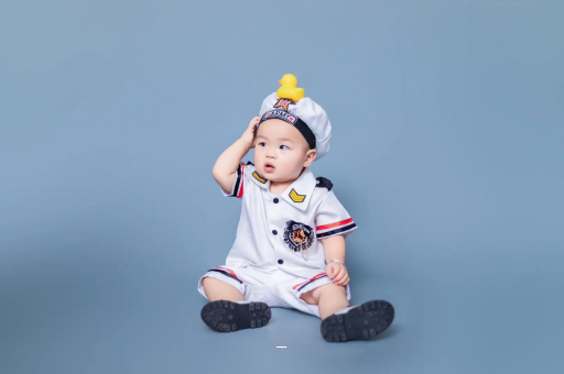 张家口宝宝老摇头怎么回事